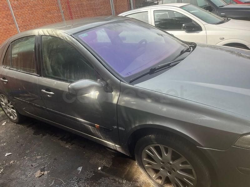 Usado Renault Laguna II Dynamique 120 CV (88 kW) 2003 Gris Berlina