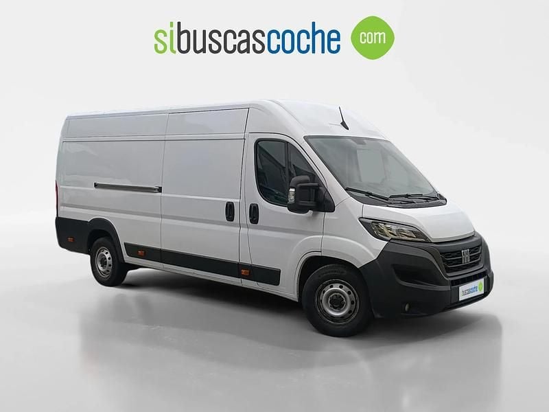 Usado Fiat Ducato 50 CV (36 kW) 2023 Violeta/lila Van