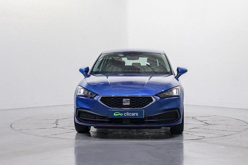 Usado Seat Leon Style 110 CV (80 kW) 2024 Azul Berlina