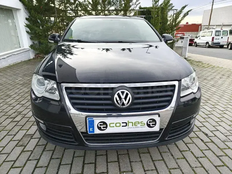 Usado VW Passat Highline 140 CV (102 kW) 2006 Negro Berlina