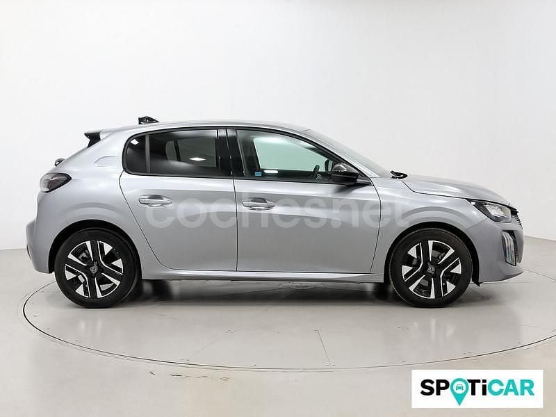 Usado Peugeot 208 Allure 102 CV (75 kW) 2024 Gris / plata Utilitario
