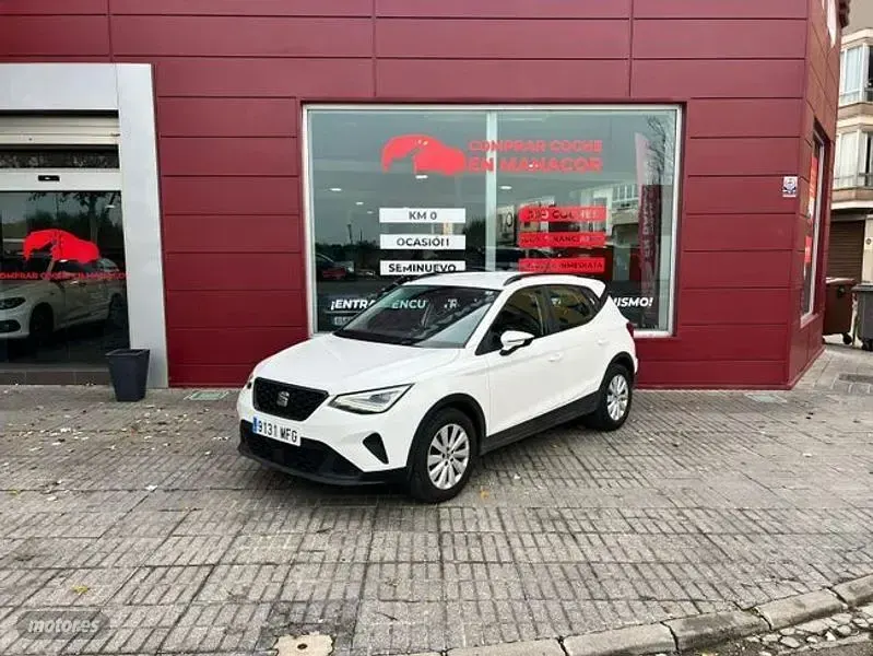 Usado Seat Arona Style 110 CV (80 kW) 2023 Blanco SUV