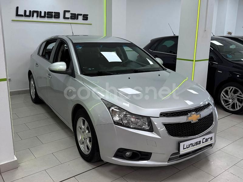 Usado Chevrolet Cruze LTZ 163 CV (119 kW) 2012 Gris / plata Berlina