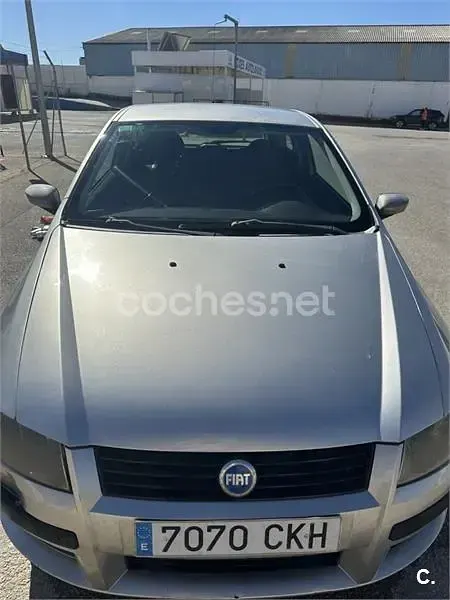Usado Fiat Stilo Dynamic 115 CV (84 kW) 2003 Gris / plata Berlina