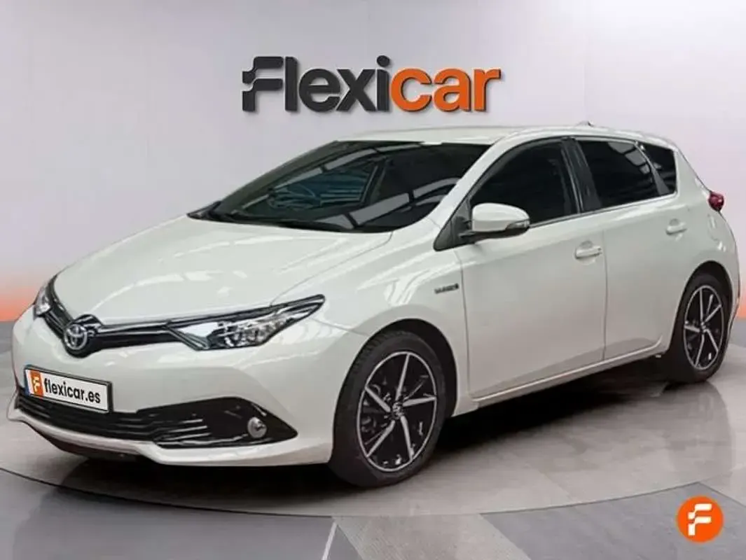 Usado Toyota Auris Hybrid Edition 136 CV (100 kW) 2018 Blanco Utilitario