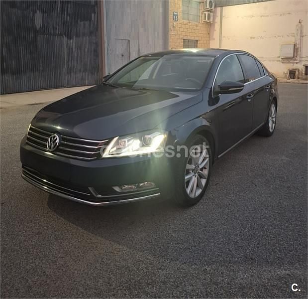 Azul Usado 2011 VW Passat Highline Berlina | 5500 € (Precio justo) - Imagen 1/4