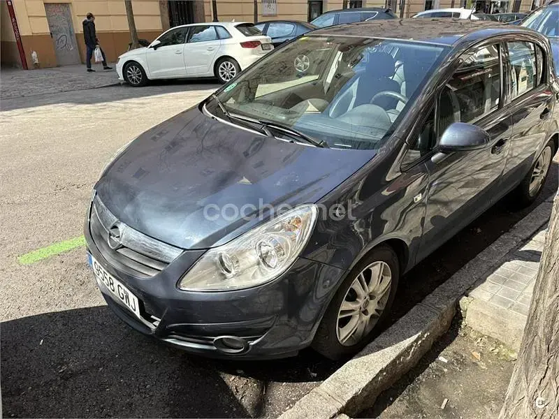 Usado Opel Corsa Cosmo 100 CV (73 kW) 2010 Negro Utilitario