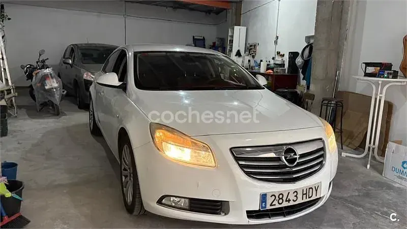 Usado Opel Insignia Cosmo 130 CV (95 kW) 2011 Blanco Berlina