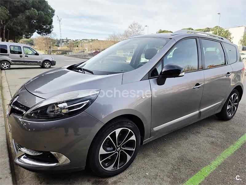 Usado Renault Scénic III Bose Edition 130 CV (95 kW) 2015 Beige Monovolumen