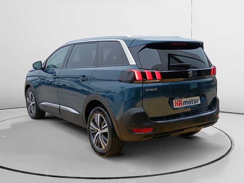 Usado Peugeot 5008 Allure 132 CV (97 kW) 2023 Gris SUV