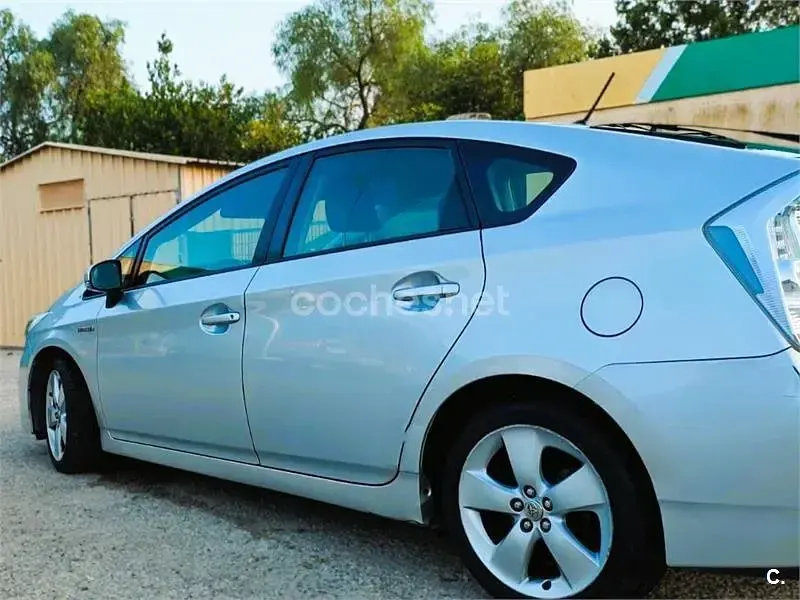 Usado Toyota Prius Eco 136 CV (100 kW) 2010 Gris / plata Utilitario