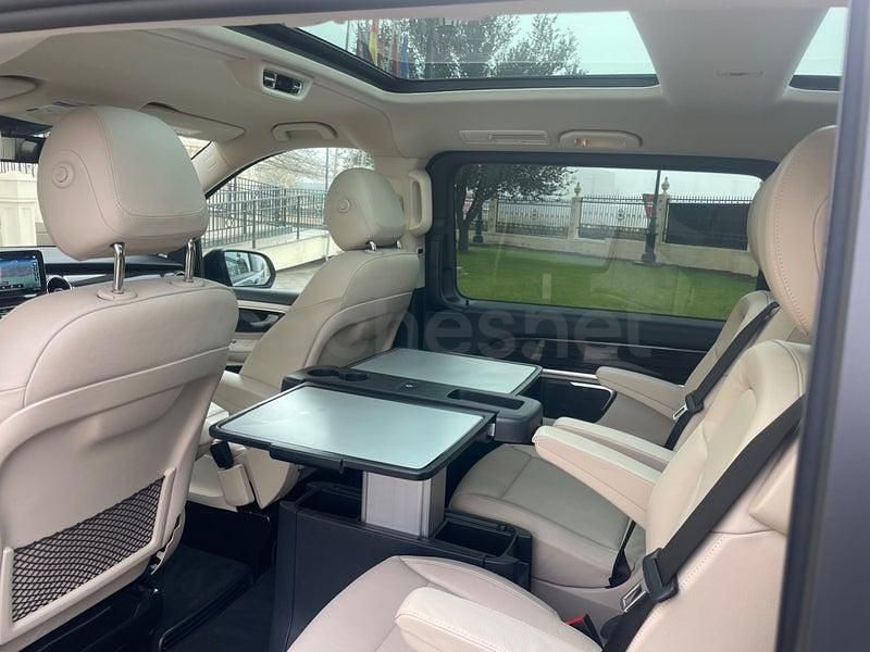 Usado Mercedes V300 Avantgarde 239 CV (175 kW) 2021 Gris / plata Monovolumen