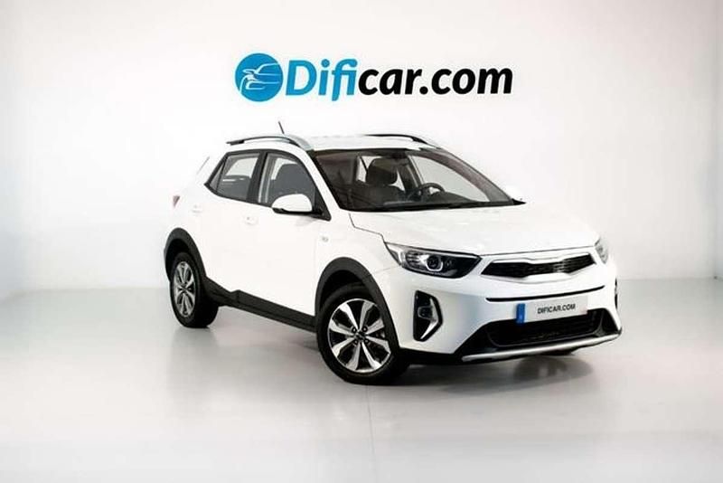 Usado Kia Stonic 84 CV (61 kW) 2022 Blanco SUV