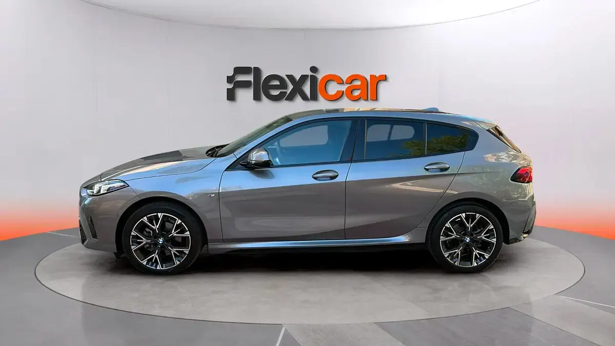 Usado BMW 118 150 CV (110 kW) 2025 Gris Utilitario