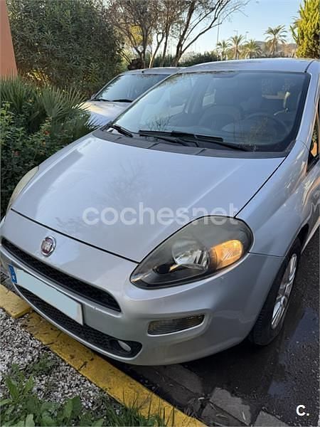 Usado Fiat Punto Lounge 69 CV (50 kW) 2013 Gris / plata Utilitario