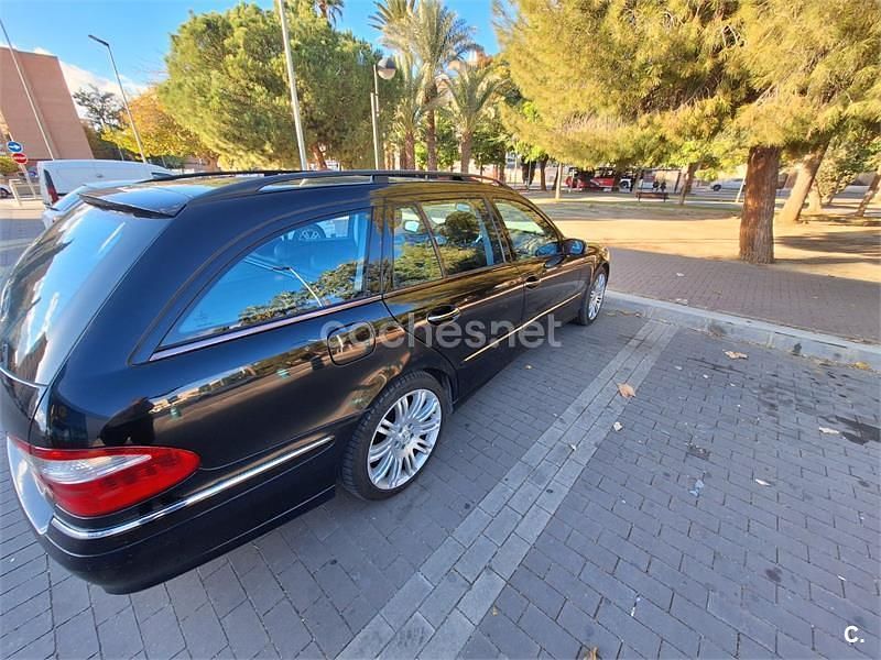 Usado Mercedes E280 Avantgarde 190 CV (139 kW) 2006 Negro Familiar