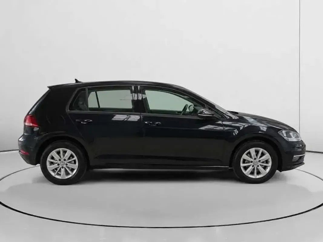 Usado VW Golf VII 116 CV (85 kW) 2019 Negro Utilitario