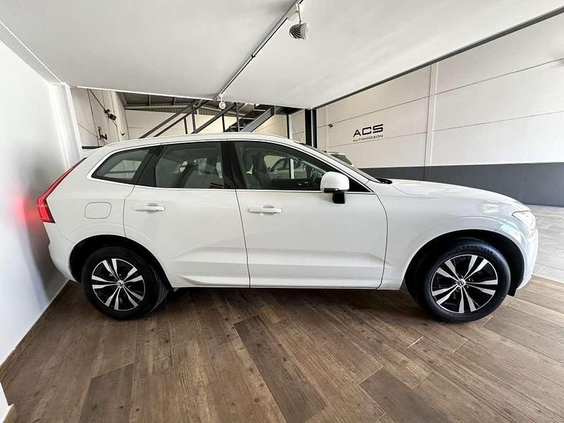 Usado Volvo XC60 Momentum 197 CV (144 kW) 2021 Blanco SUV
