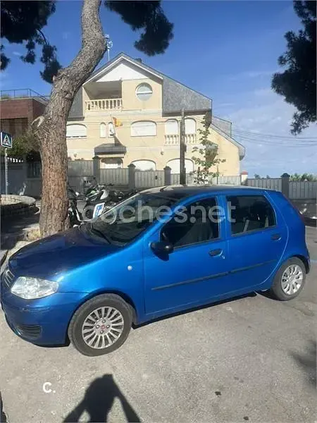 Usado Fiat Punto Classica 70 CV (51 kW) 2006 Azul Utilitario