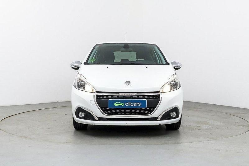 Usado Peugeot 208 Signature Sky 82 CV (60 kW) 2019 Blanco Utilitario