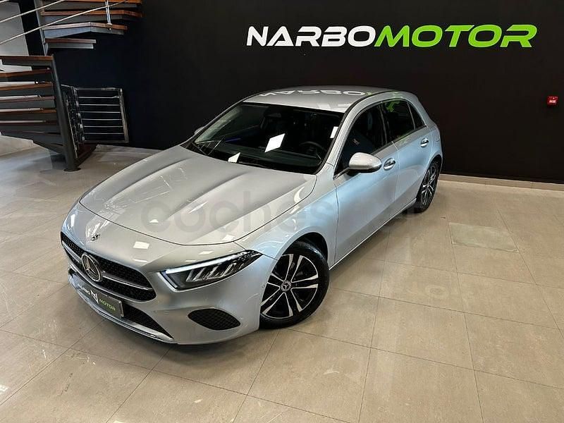 Usado Mercedes A200 150 CV (110 kW) 2025 Gris / plata Berlina