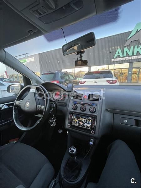 Usado VW Touran Sport 140 CV (102 kW) 2008 Negro Monovolumen