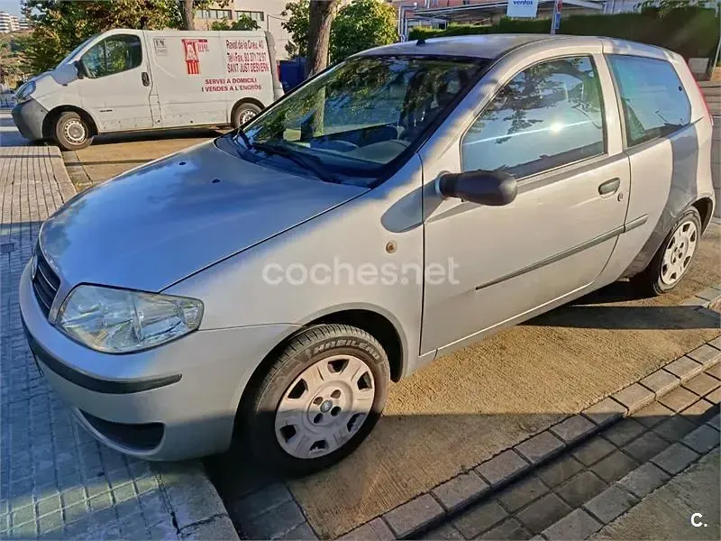 Usado Fiat Punto Feel 60 CV (44 kW) 2006 Gris / plata Utilitario