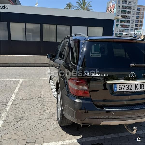 Usado Mercedes ML320 AMG Edition 1 224 CV (164 kW) 2007 Negro SUV