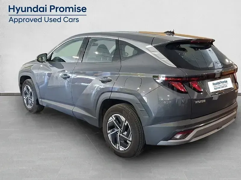Usado Hyundai Tucson 160 CV (117 kW) 2025 Gris / plata SUV