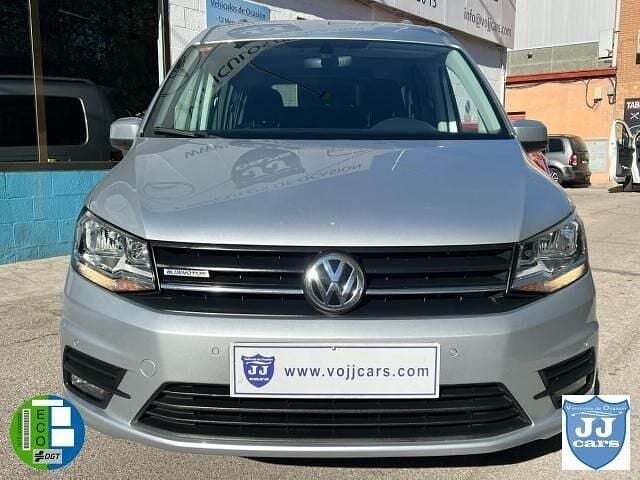 Usado VW Caddy Maxi Trendline 110 CV (80 kW) 2018 Gris / plata Monovolumen