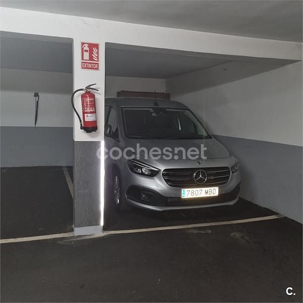 Usado Mercedes T180 116 CV (85 kW) 2022 Gris / plata Monovolumen