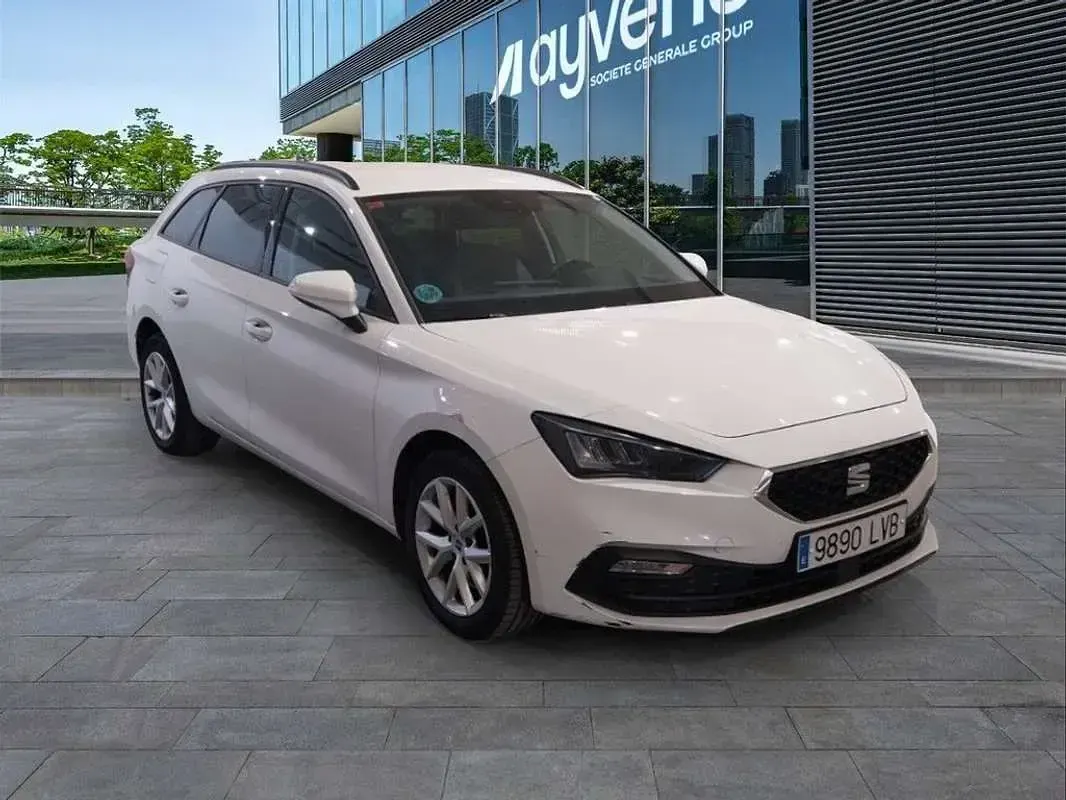 Usado Seat Leon ST Style 116 CV (85 kW) 2021 Blanco Familiar