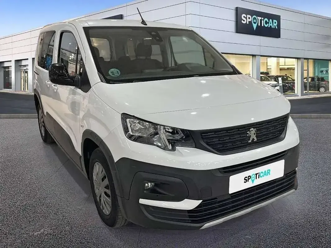 Usado Peugeot Rifter Active 102 CV (75 kW) 2023 Gris Monovolumen