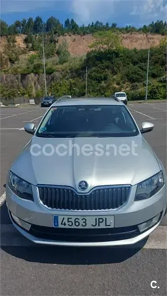 Usado Skoda Octavia Ambition 110 CV (80 kW) 2016 Gris / plata Familiar