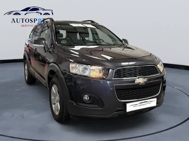 Usado Chevrolet Captiva LT 163 CV (119 kW) 2013 Gris / plata SUV