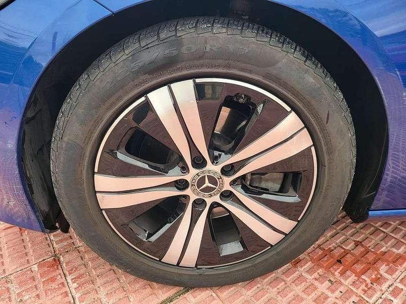 Usado Mercedes C220 200 CV (147 kW) 2022 Azul Familiar