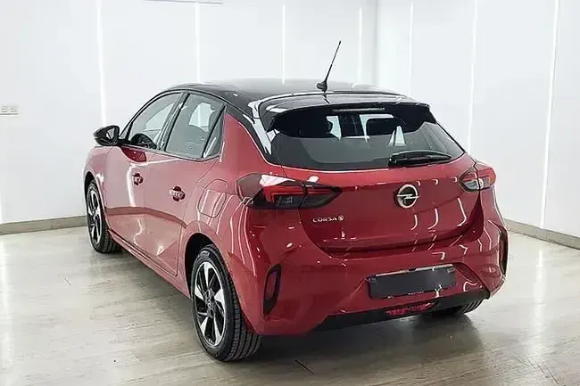 Usado Opel Corsa-e 100 kW (136 CV) 2023 Rojo Utilitario