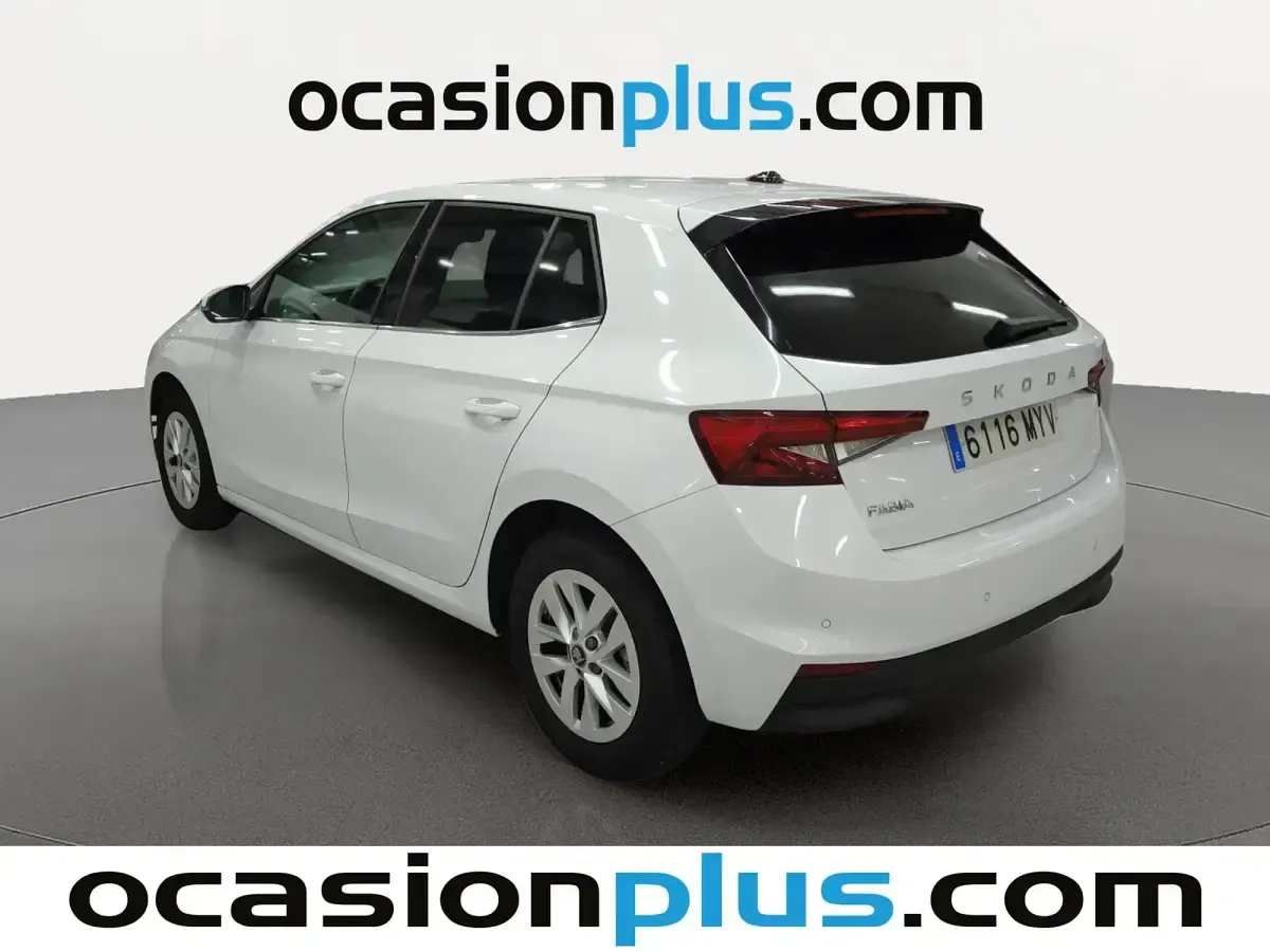 Usado Skoda Fabia Selection 95 CV (69 kW) 2025 Blanco Berlina