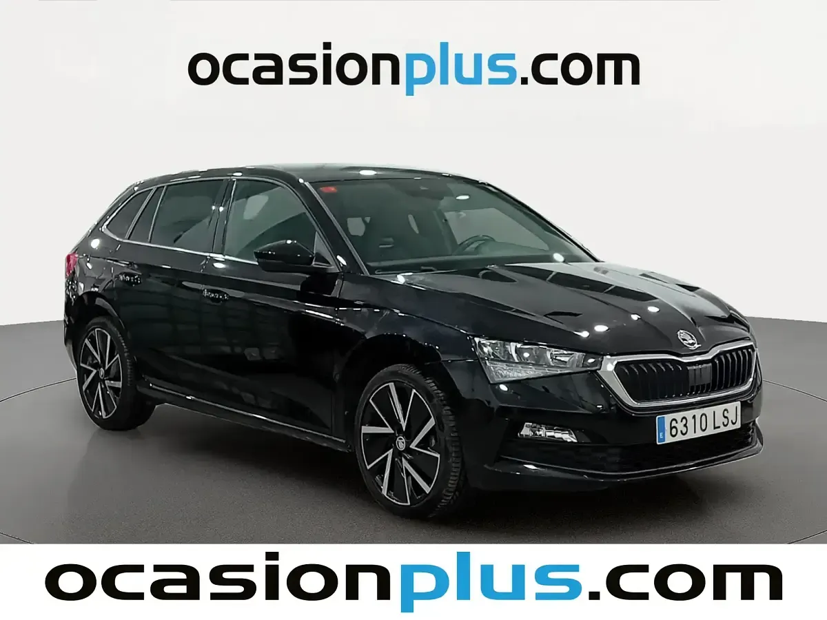 Usado Skoda Scala Sport 110 CV (80 kW) 2021 Negro Utilitario