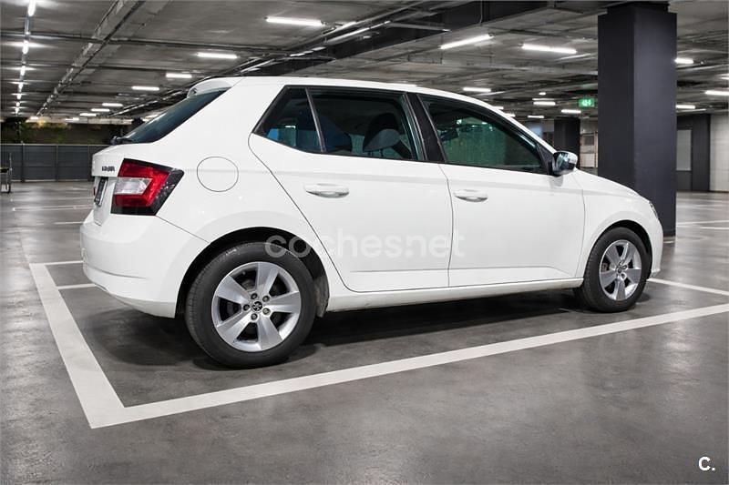 Usado Skoda Fabia 75 CV (55 kW) 2016 Blanco Berlina