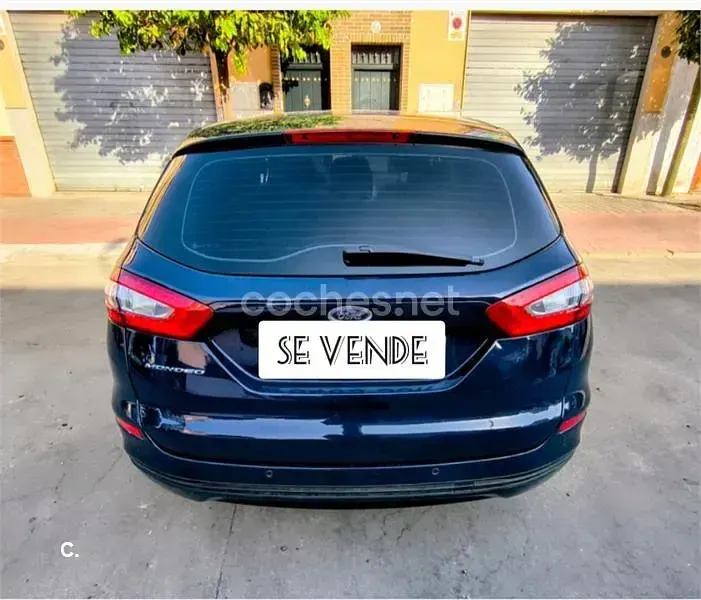 Usado Ford Mondeo Trend 150 CV (110 kW) 2015 Azul Familiar