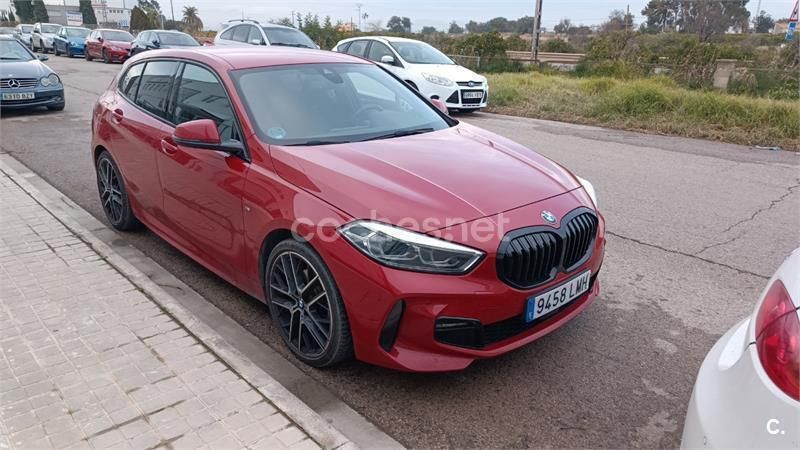 Rojo Usado 2021 BMW 118 Comfort Edition Utilitario | 23.000 € (Precio justo) - Imagen 1/4