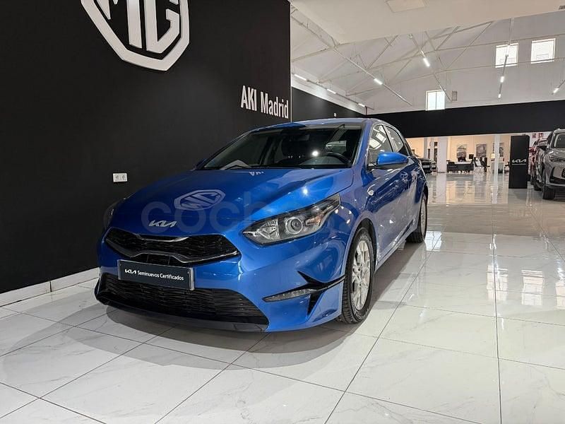 Usado Kia Ceed 120 CV (88 kW) 2024 Azul Utilitario