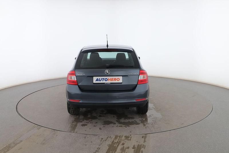 Usado Skoda Rapid Ambition 85 CV (62 kW) 2014 Gris Utilitario