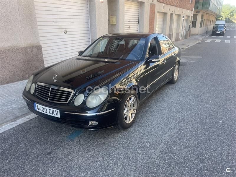 Usado Mercedes E270 Avantgarde 170 CV (125 kW) 2003 Negro Berlina