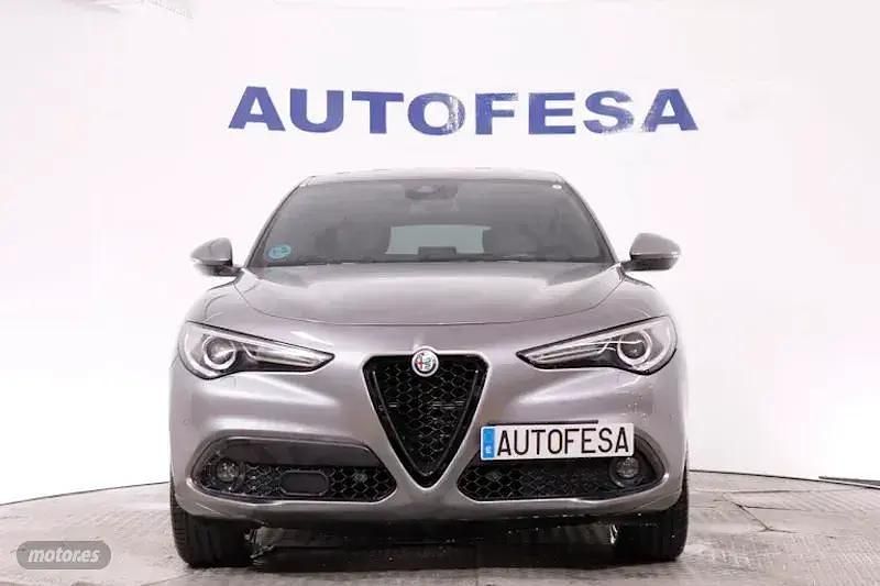 Usado Alfa Romeo Stelvio Veloce 210 CV (154 kW) 2021 Gris SUV