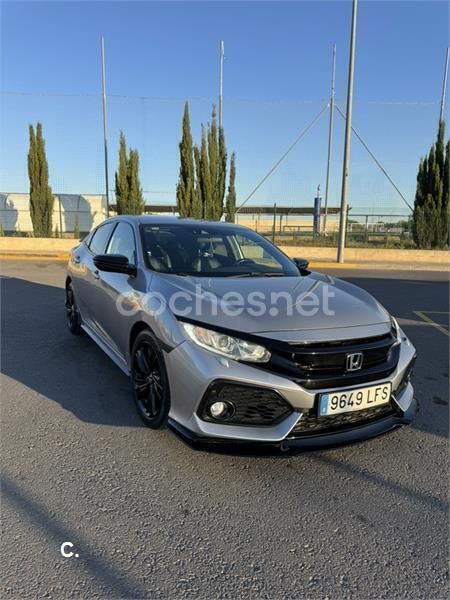 Gris / plata Usado 2020 Honda Civic Dynamic Berlina | 16.997 € (Buen precio) - Imagen 1/4