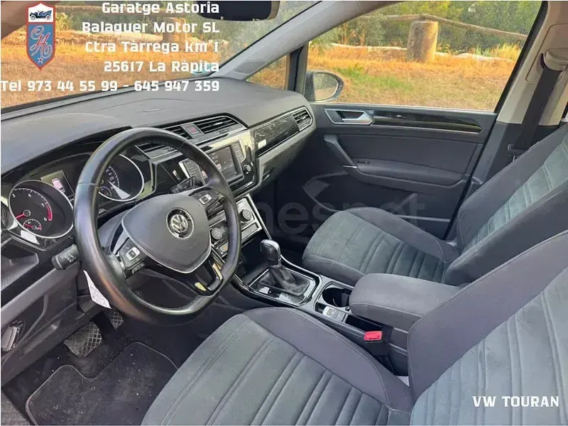 Usado VW Touran Sportline 150 CV (110 kW) 2017 Gris / plata Monovolumen