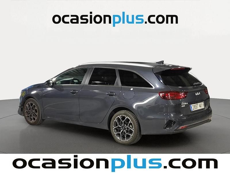 Begagnad Kia Ceed Style 100 HK (73 kW) 2025 Grå Halvkombi