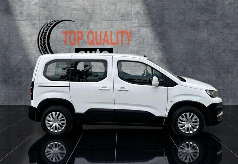 Usado Peugeot Rifter Active 102 CV (75 kW) 2021 Blanco Monovolumen